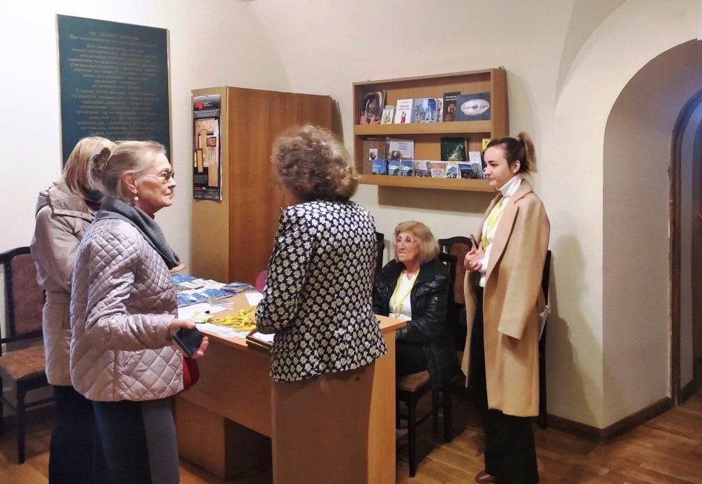 Послуги КНМЦ юридичним і фізичним особам